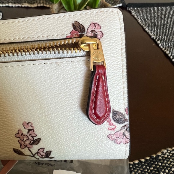 NWT Coach Ladybug and Flowers Wallet - Picture 5 of 5
